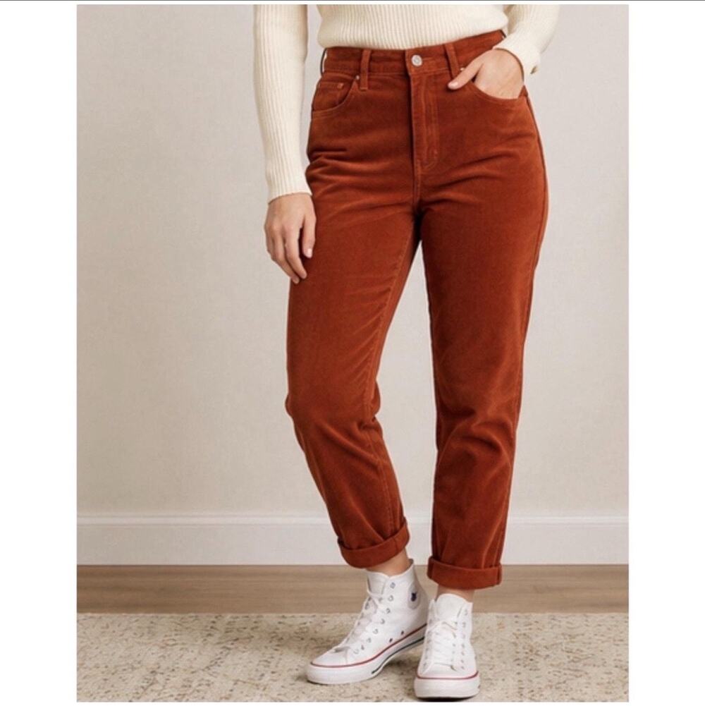 Levi's High Waisted Mom Jean Burnt Orange Corduroy Womens Size 30